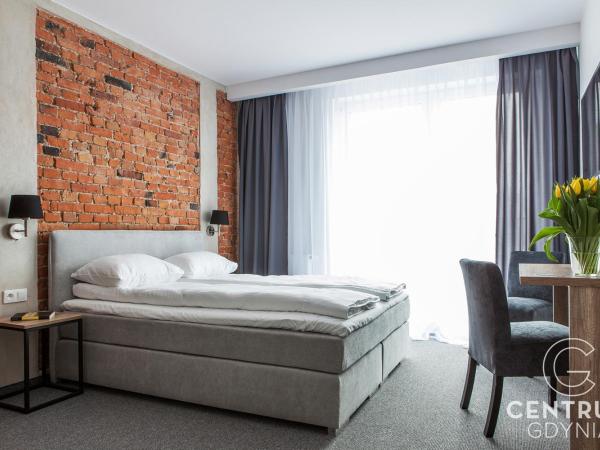 Gdynia Centrum : photo 1 de la chambre chambre double deluxe avec balcon