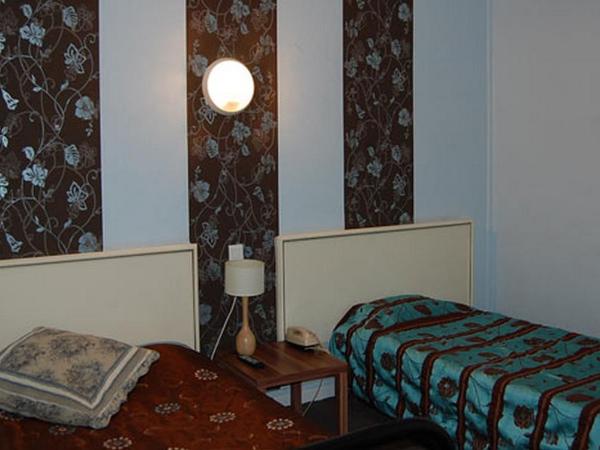 Hôtel des Jacobines : photo 3 de la chambre chambre triple