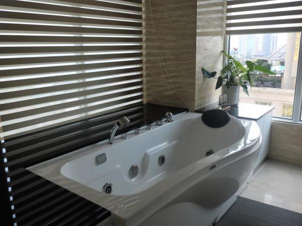 Vouk Hotel Suites, Penang : photo 5 de la chambre executive king room with bathtub