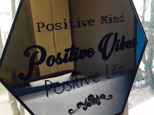 ClickTheFlat Żurawia Street Apart Rooms : photo 10 de la chambre chambre double avec salle de bains commune