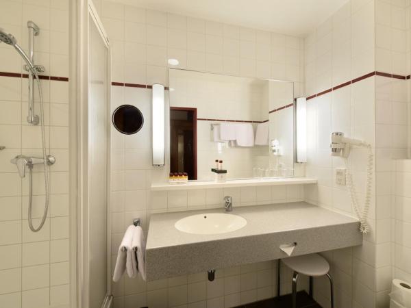 Austria Classic Hotel Wien : photo 9 de la chambre chambre quadruple standard - vue sur rue