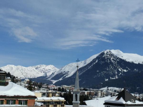 Holiday accommodation - swimming pool available : photo 2 de la chambre appartement supérieur