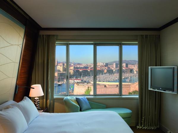 Sofitel Marseille Vieux-Port : photo 4 de la chambre suite opéra avec accès au spa - vue sur port