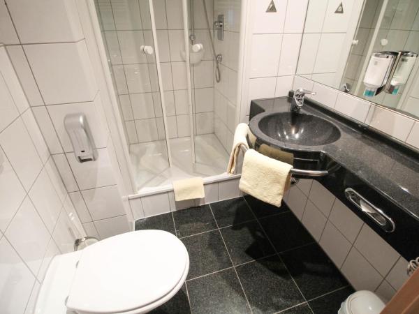 Hotel National Düsseldorf (Superior) : photo 6 de la chambre chambre double standard