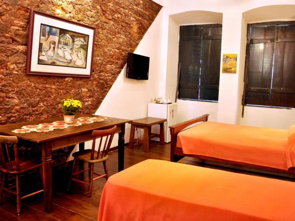 Studio do Carmo Galeria de Artes e Pousada : photo 6 de la chambre suite triple