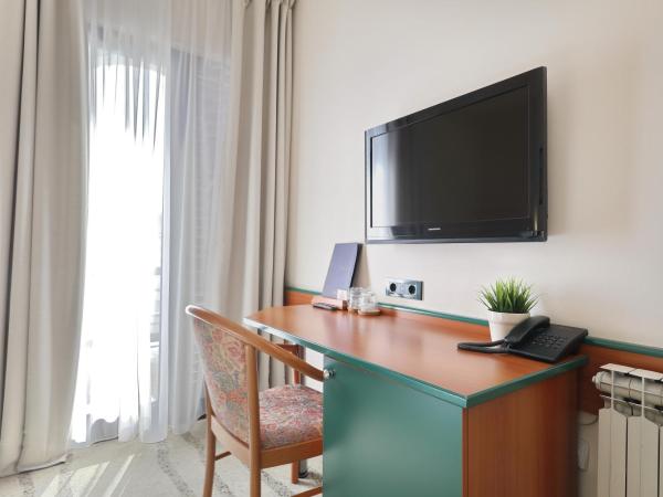 Hotel Mediteran : photo 2 de la chambre chambre double ou lits jumeaux standard avec balcon