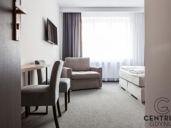 Gdynia Centrum : photo 1 de la chambre chambre double deluxe (2 adultes + 1 enfant)