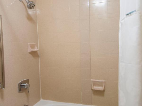 Governors Suites Hotel Oklahoma City Airport Area : photo 4 de la chambre suite lit king-size exécutive