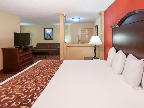Governors Suites Hotel Oklahoma City Airport Area : photo 3 de la chambre suite lit king-size