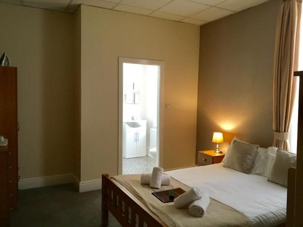 Hilbre Hotel : photo 3 de la chambre chambre familiale (2 adultes et 2 enfants)