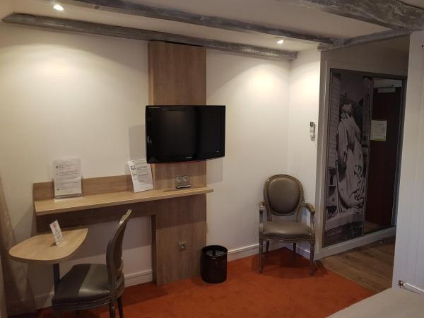 Logis - Le Christina : photo 1 de la chambre chambre lits jumeaux confort