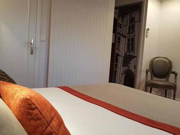 Logis - Le Christina : photo 5 de la chambre chambre double confort