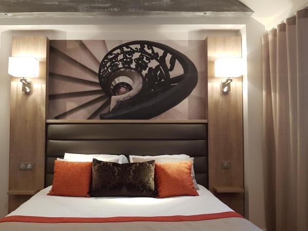 Logis - Le Christina : photo 6 de la chambre chambre double confort