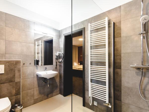 SILESIA Residence : photo 3 de la chambre chambre deluxe double ou lits jumeaux