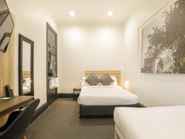 Glenferrie Lodge : photo 10 de la chambre chambre familiale Économique avec salle de bains commune