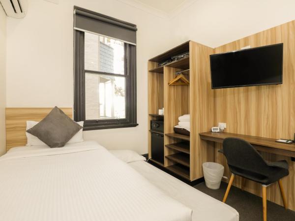 Glenferrie Lodge : photo 1 de la chambre chambre familiale Économique avec salle de bains commune