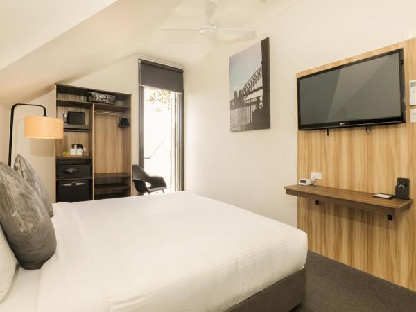 Glenferrie Lodge : photo 9 de la chambre chambre lit queen-size de luxe avec salle de bains commune