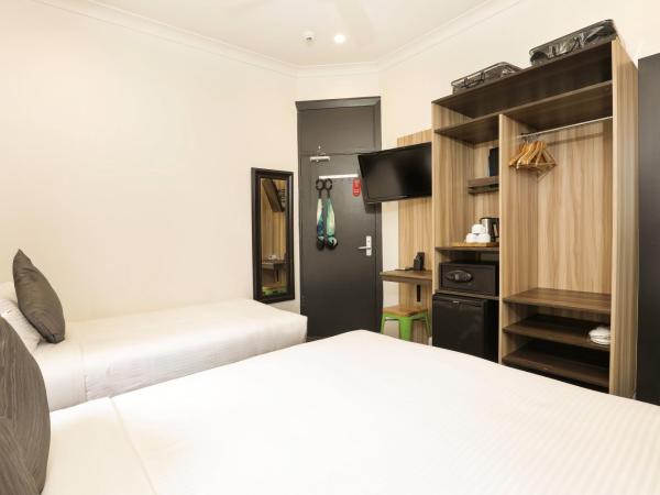 Glenferrie Lodge : photo 2 de la chambre chambre triple avec salle de bains privative