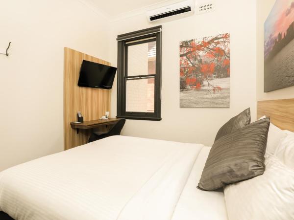 Glenferrie Lodge : photo 6 de la chambre chambre lit queen-size de luxe avec salle de bains commune