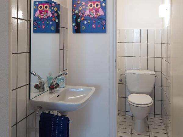 Rooms Al Festival : photo 5 de la chambre chambre double ou lits jumeaux avec salle de bains commune