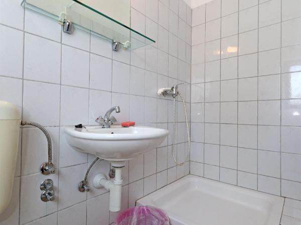 Rooms Jeriko : photo 6 de la chambre chambre triple avec terrasse