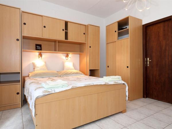 Rooms Jeriko : photo 5 de la chambre chambre triple avec balcon