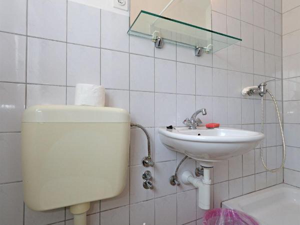 Rooms Jeriko : photo 7 de la chambre chambre triple avec terrasse