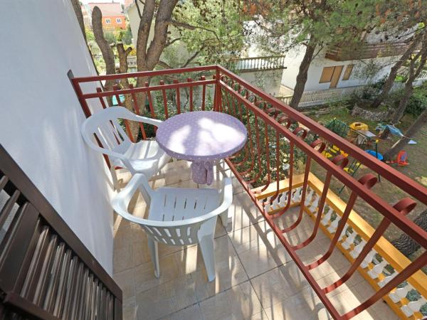 Rooms Jeriko : photo 2 de la chambre chambre triple standard – premier Étage