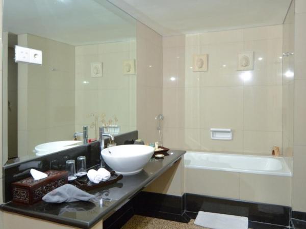 The Jayakarta Yogyakarta Hotel & Spa : photo 4 de la chambre suite junior