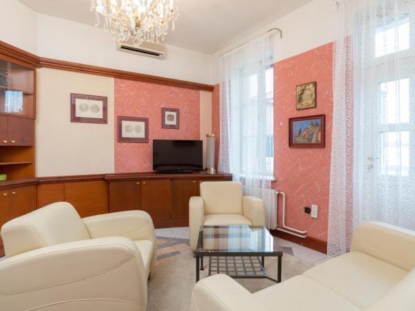 Pension Ibérica : photo 4 de la chambre appartement deluxe