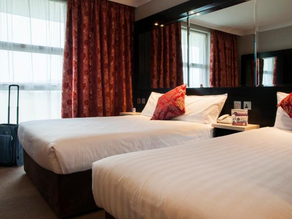 Flannery's Hotel : photo 8 de la chambre chambre double avec lit d'appoint