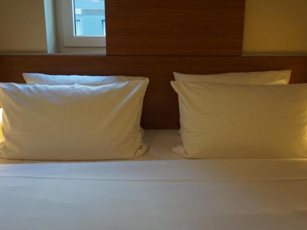 easyHotel Berlin Hackescher Markt : photo 5 de la chambre chambre double standard