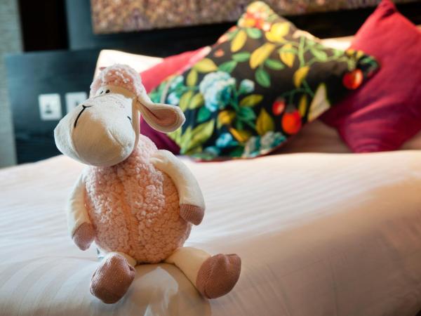 Flannery's Hotel : photo 9 de la chambre chambre familiale (2 adultes + 3 enfants)