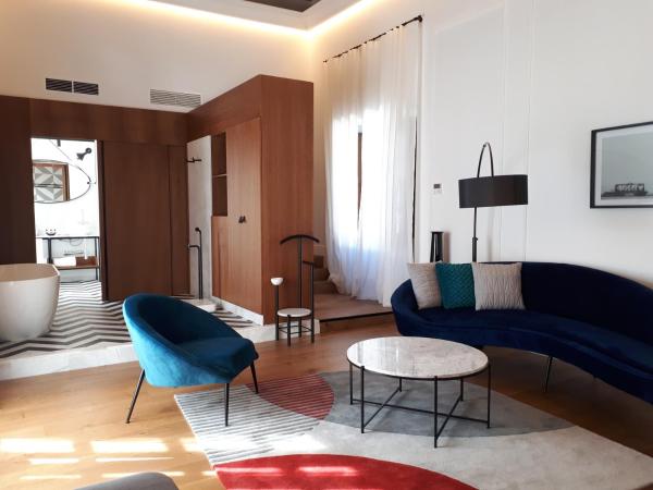 One Shot Palacio Conde de Torrejón 09 : photo 8 de la chambre suite