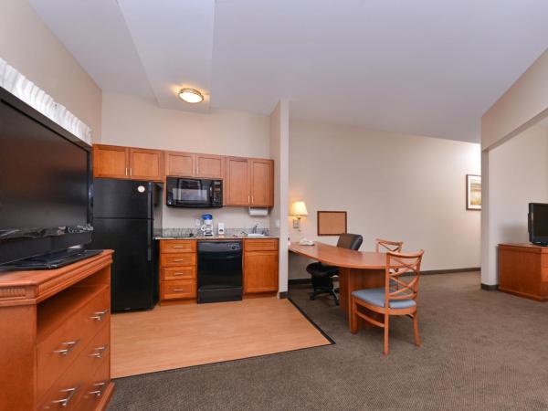 Candlewood Suites San Diego, an IHG Hotel : photo 8 de la chambre suite studio avec 2 lits queen-size - baignoire accessible aux personnes à mobilité réduite/non-fumeurs