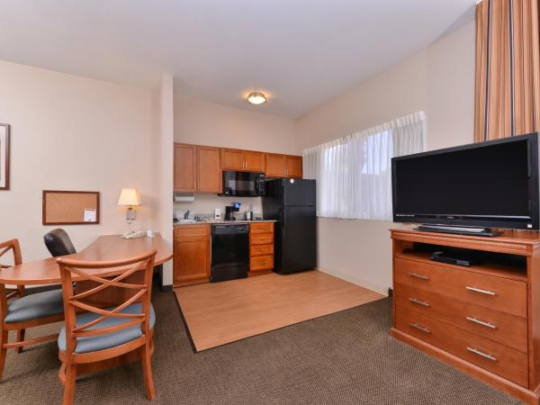 Candlewood Suites San Diego, an IHG Hotel : photo 3 de la chambre suite studio avec 2 lits queen-size - baignoire accessible aux personnes à mobilité réduite/non-fumeurs