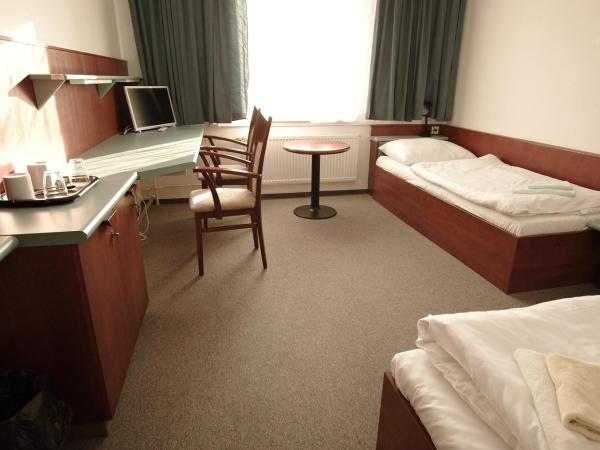 Kolej Akademie : photo 1 de la chambre chambre lits jumeaux