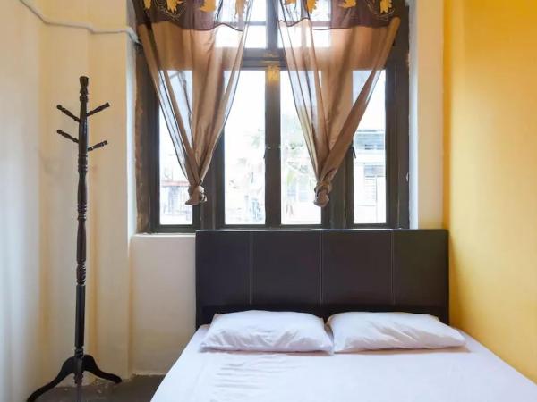 Cocoa Mews Cafe and Homestay : photo 4 de la chambre chambre double deluxe avec salle de bains commune