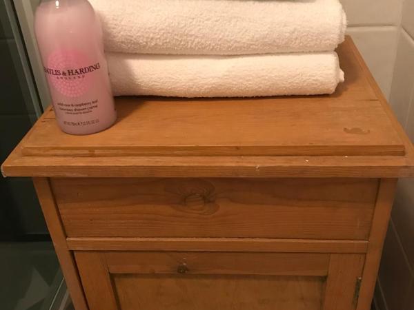 Berg Säteri : photo 4 de la chambre chambre double avec salle de bains privative