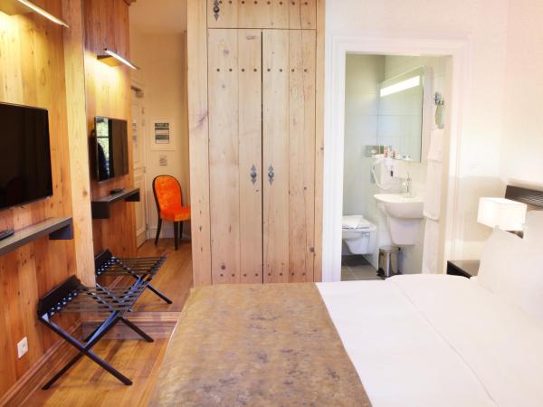 Hôtel Ettenheim : photo 7 de la chambre chambre simple avec salle de bains privative
