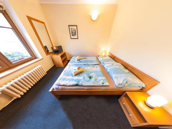 Pension Lukas : photo 4 de la chambre chambres doubles communicantes