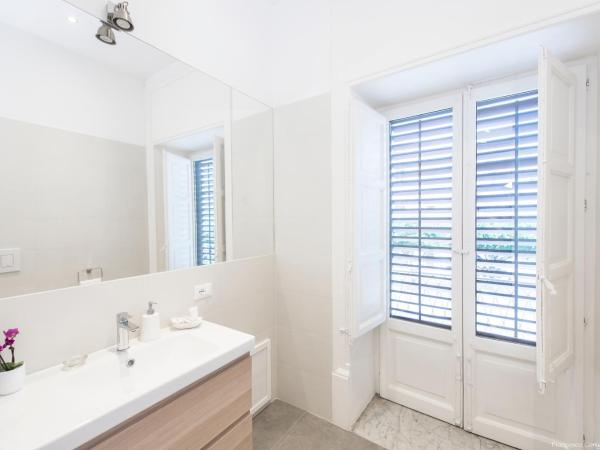 Dimora CentroWell : photo 7 de la chambre chambre double avec salle de bains privative