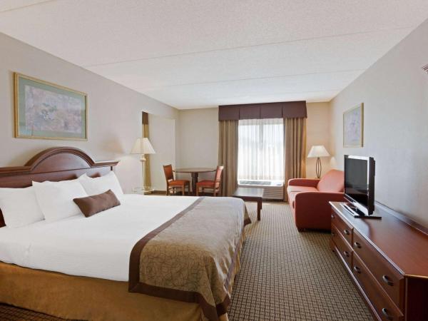 Wingate by Wyndham Charlotte Airport : photo 4 de la chambre suite studio lit king-size - non-fumeurs