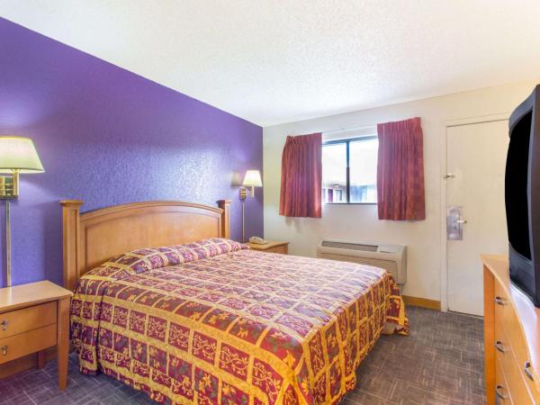 Knights Inn Phoenix at N Black Canyon Hwy : photo 3 de la chambre chambre lit queen-size - non-fumeurs
