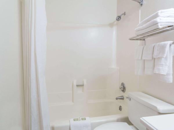 Super 8 by Wyndham Colorado Springs/Chestnut Street : photo 5 de la chambre chambre lit king-size - non-fumeurs