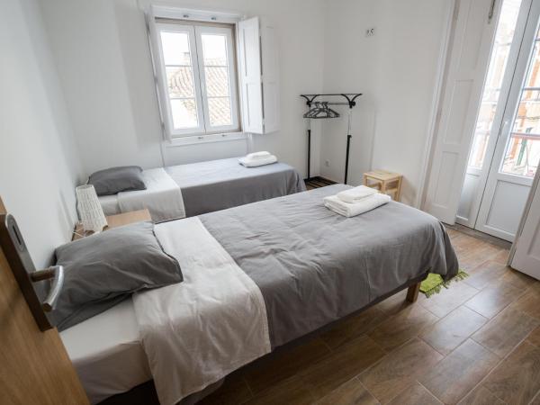 1977 : photo 2 de la chambre chambre lits jumeaux avec balcon