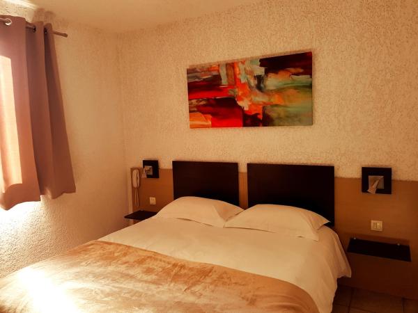 Hotel & Restaurant le Saint Jean : photo 2 de la chambre chambre double - vue maquis

