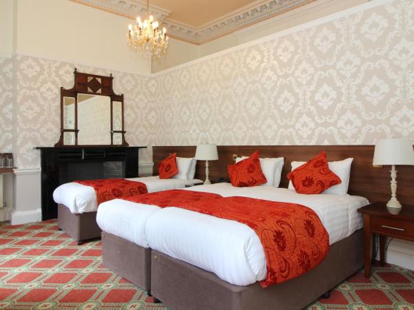 Castle Hotel : photo 7 de la chambre chambre familiale (2 adultes + 1 enfant)