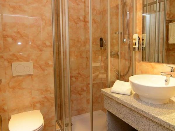 Hotel Vogelweiderhof : photo 1 de la chambre chambre triple - annexe