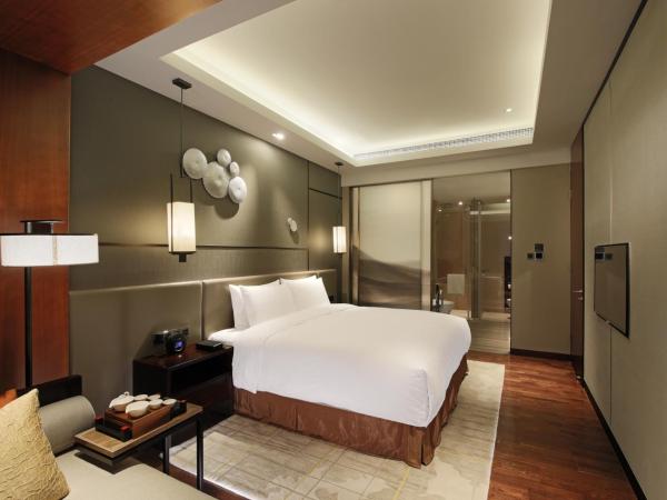 HUALUXE Wuxi Taihu, an IHG Hotel : photo 1 de la chambre 1 king executive suite high floor